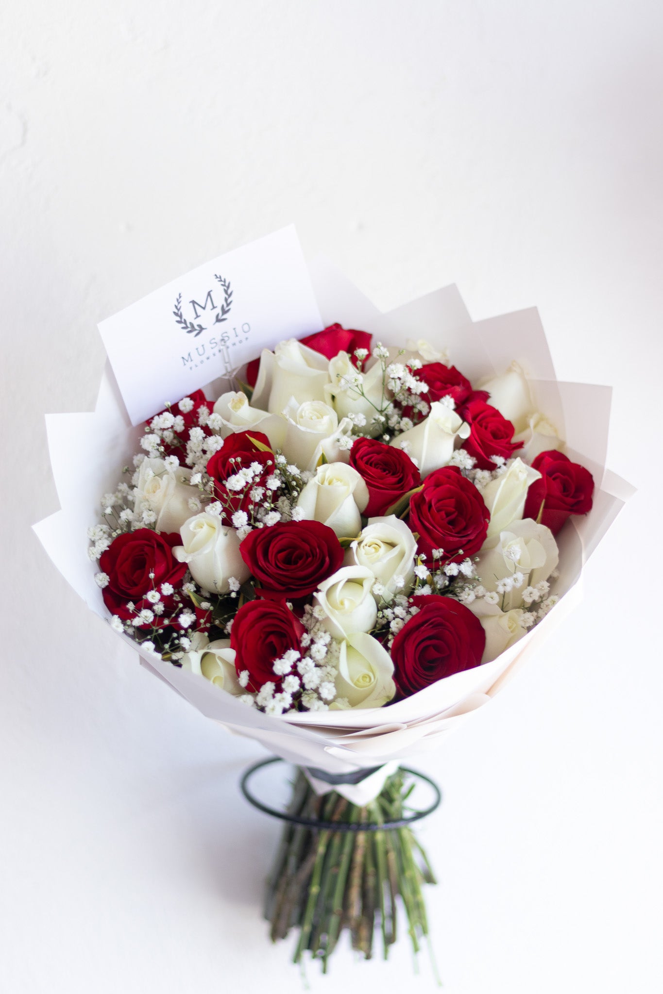 Bouquet 30 rosas rojas y blancas